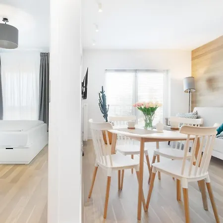 Apartment Albatross Towers By Renters