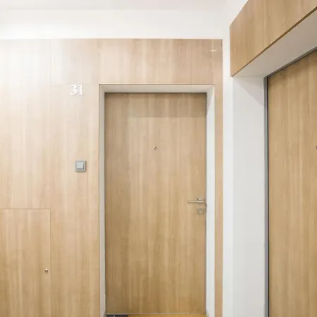 Albatross Towers By Renters *