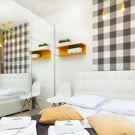 Albatross Towers By Renters Apartment *