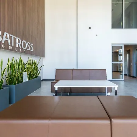 Albatross Towers By Renters Apartment