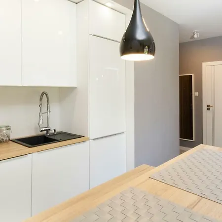 Albatross Towers By Renters Apartment