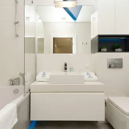 Albatross Towers By Renters