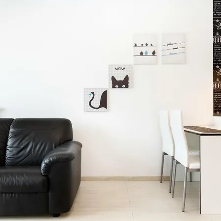 Apartment Albatross Towers By Renters