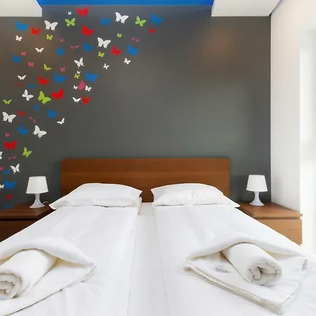 Albatross Towers By Renters Apartment *