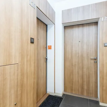 Albatross Towers By Renters *