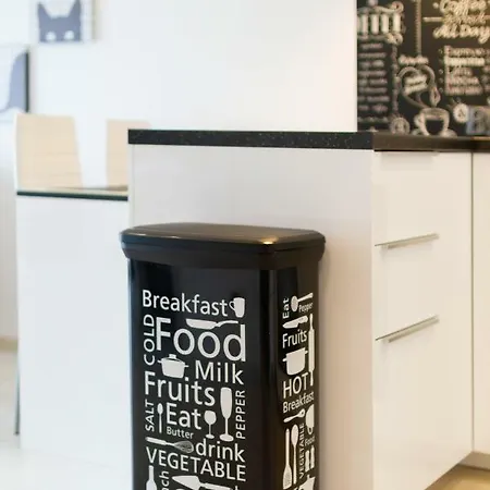 Apartment Albatross Towers By Renters *